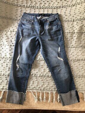 1822 Taylor Cuffed/Cropped Distressed Jeans-Size 10